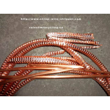 removendo o isolamento do fio de cobre